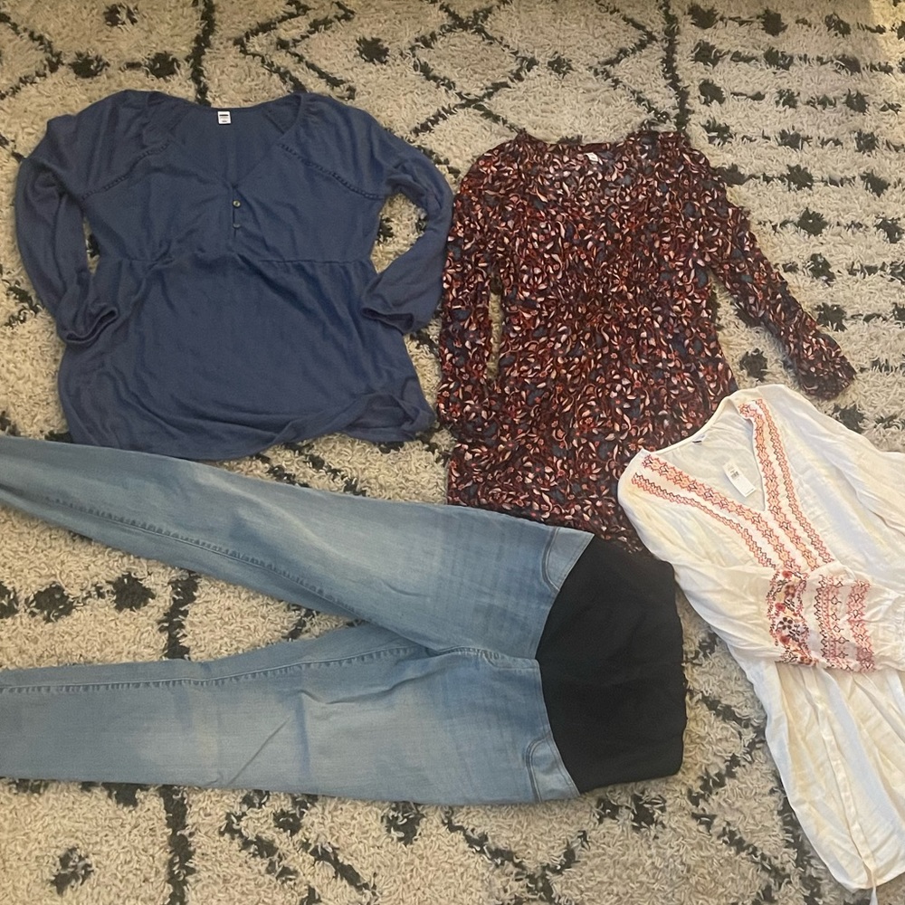 Large lot of Maternity Clothes Old Navy, Isabel Maternity